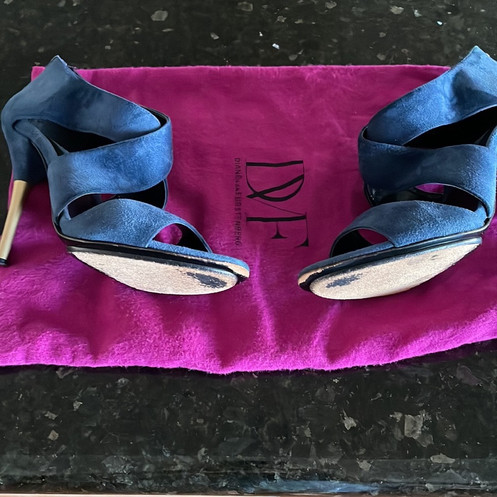 DVF Blue suede stiletto. 7 M. Made in Italy. - Picture 9 of 11
